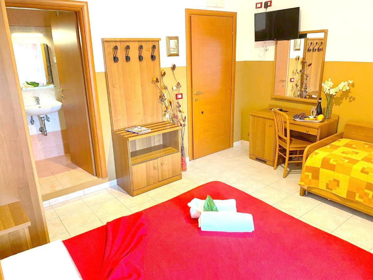 Booking Inn Rome Center מראה חיצוני תמונה