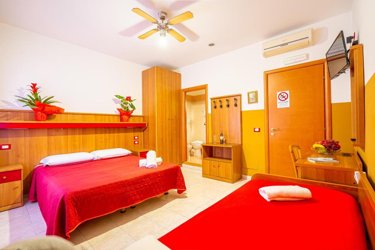 Booking Inn Rome Center מראה חיצוני תמונה